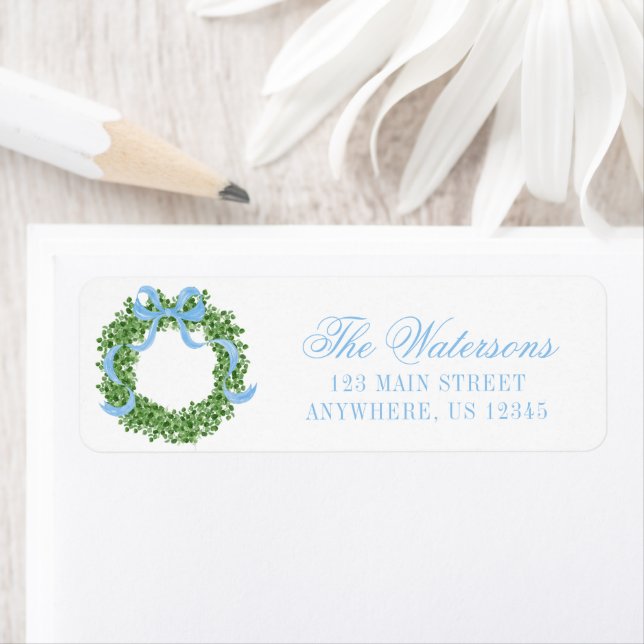 Étiquette Bois de Noël bleu Boxwood Adresse de la couronne (En situation)