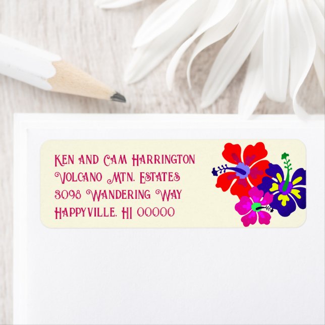 Étiquette Bold Hibiscus Ecru Return Address Labels (En situation)