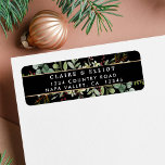 Étiquette Botanical Greenery Christmas Black Return Adresse<br><div class="desc">Cette étiquette d'adresse de retour comporte des baies peintes d'aquarelle rouge,  branches de pin,  eucalyptus,  feuilles verts avec bandes d'or sur un arrière - plan noir. Pour une personnalisation plus avancée de cette conception,  cliquez sur le lien "Customiser plus loin".  Des articles correspondants sont également disponibles.</div>