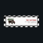Étiquette Buffalo Bison Père Noël Christmas Tree Plaid<br><div class="desc">Illustration d'un buffle portant un chapeau santa avec un sapin de Noël enneigé attaché au dos. Bordure est noir et blanc motif plaid de buffle.</div>