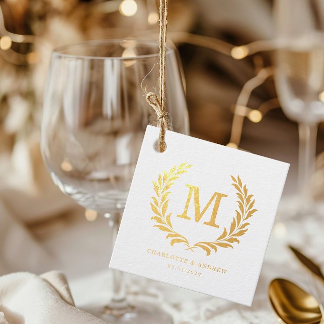 Étiquette-cadeau Élégant Mariage de monogramme de crête (Elegant Crest Monogram Square Foil Wedding Favor Tags)
