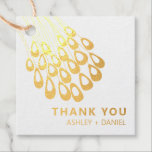 Étiquette-cadeau Peacock Stylisé Plume Mariage moderne or huile<br><div class="desc">Moderne. Minimal. Cette collection utilise des plumes de paon stylisées pour créer un look élégant pour votre journée spéciale.</div>