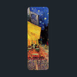 Étiquette Café Terrasse à la nuit par Vincent van Gogh<br><div class="desc">Le Café Terrace sur la Place du Forum de Vincent van Gogh est un post impressionnisme d'art vintage, une peinture architecturale de paysage urbain. Vue extérieure d'un restaurant avec tables, chaises, serveurs et personnes à manger. Une belle nuit avec des étoiles dans le ciel à Arles, France. À propos de...</div>