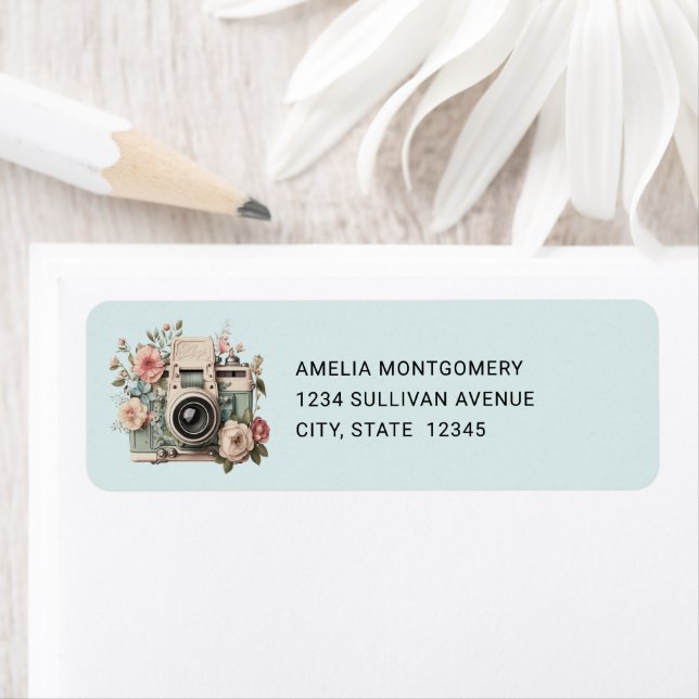 Étiquette Camera with Flowers Retro Pastel Image - Address (En situation)