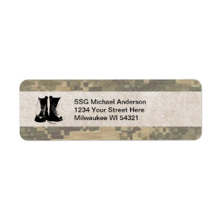 Étiquette Camouflage militaire avec des bottes de combat de