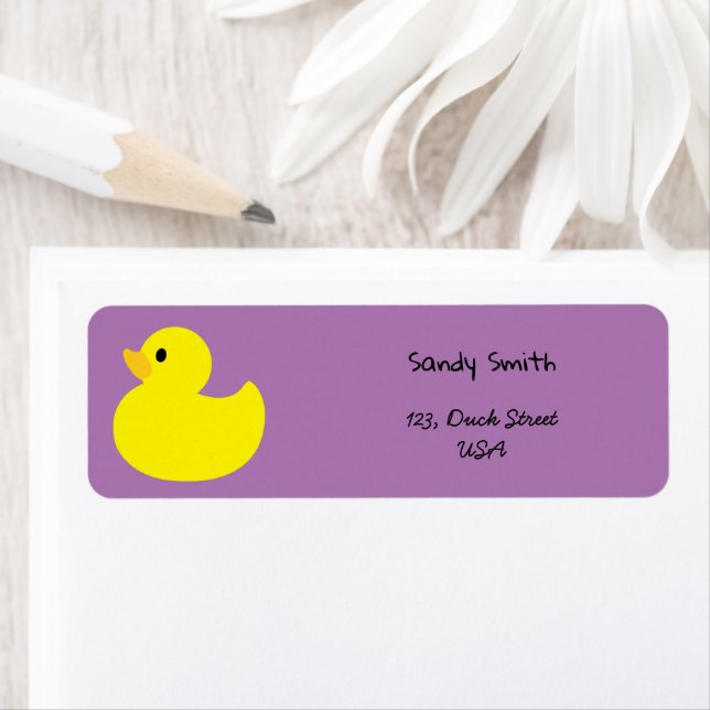 Étiquette Canard jaune, couleur violet (En situation)