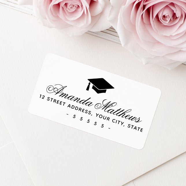 Étiquette Casquette de remise des diplômes écriture élégante (Graduation cap elegant script return address label)