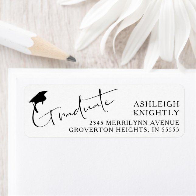 Étiquette Casquette diplômé de script moderne (En situation)