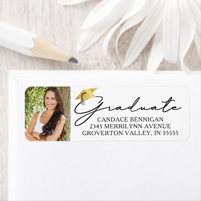 Étiquette Casquette moderne Script Graduate Photo Black Gold (En situation)