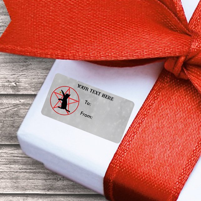 Étiquette Chat noir tenant l'étoile d'or sur le Cercle Penta (Black cat on red pentagram in circle with gold star on gift tag labels.)