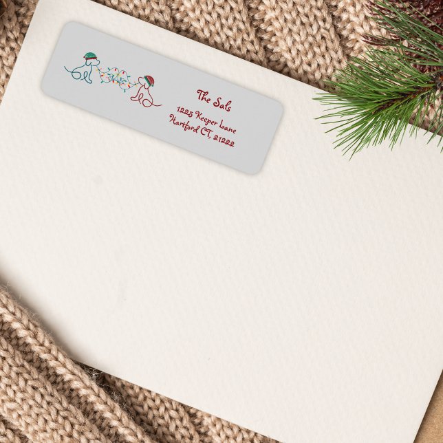 Étiquette Chiens jouant avec les lumières de Noël Adresse (Your holiday cards are sent with these custom address labels. Adds a festive personal touch.)