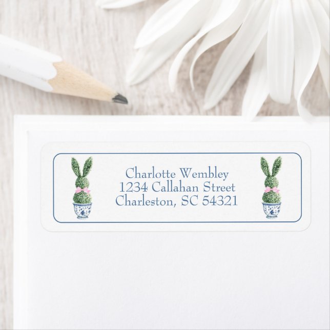 Étiquette Chinoiserie Bleue et Blanche avec Topiaires de Lap (En situation)