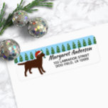 Étiquette Chocolat Labrador Christmas Père Noël Adresse de r<br><div class="desc">Chocolat Labrador Christmas Santa Hat Retourner l'adresse des fans du Labrador! Beau Chocolat Labrador Silhouette design avec Santa Hat. Neige et arbres à feuillage persistant. Créé par Naomi Ochiai.</div>