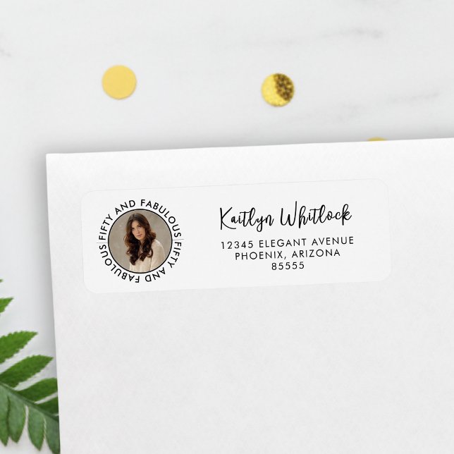Étiquette Cinquante ans moderne et fabuleux Fête d'anniversa (black and white 50 and fabulous bold 50th birthday party stationery return address labels)