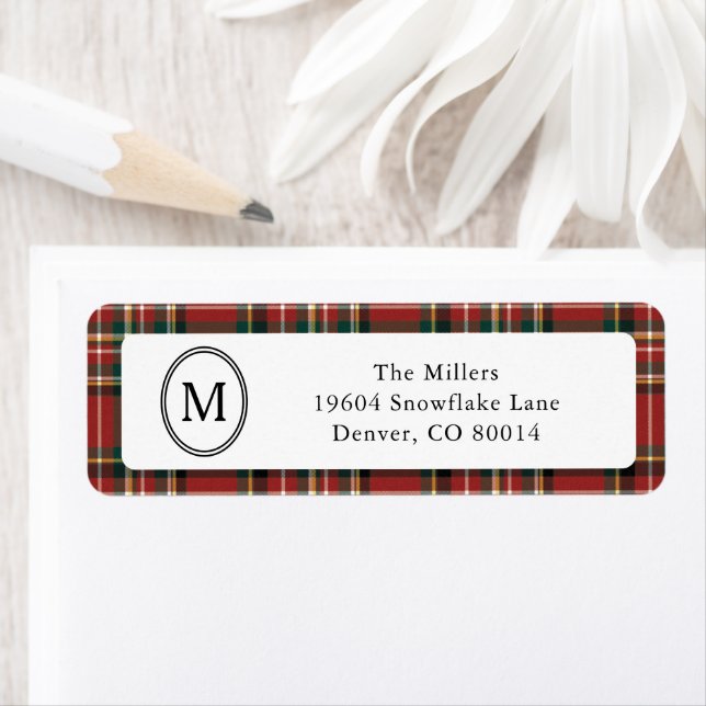 Étiquette Classic Monogram Red Plaid Christmas Address (En situation)