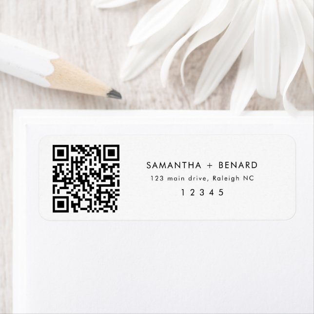 Étiquette Code QR Noms de Couple Adresse de Retour de Mariag (En situation)