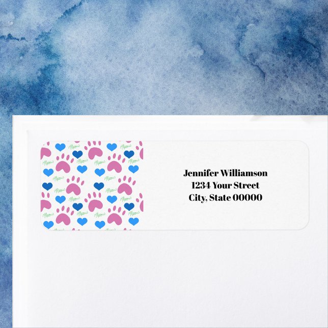 Étiquette Cœurs de pattes de chat rose Adresse de retour per (A return address label with pink cat paws, blue hearts and green meows.  )