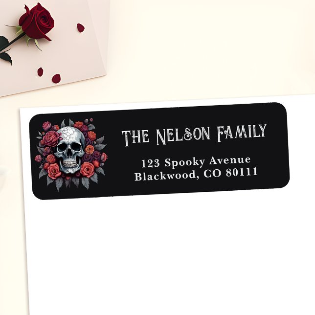Étiquette Crâne avec Rose foncé gothique Retourner l'adresse (🌹 Gothic Elegance: Skull with Roses Return Address Labels! 🦇)