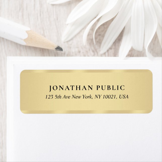 Étiquette Create Your Own Stylish Gold Return Address (En situation)