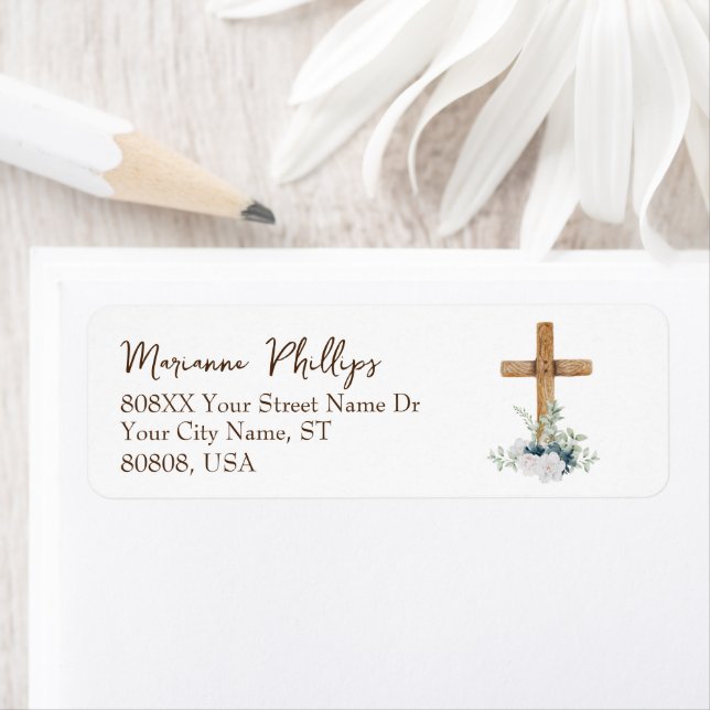 Étiquette Croix de bois aux fleurs bleues et blanches (En situation)