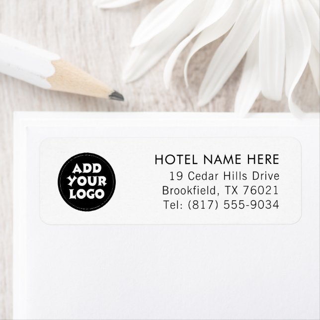 Étiquette Custom Hotel Logo and Return Name Address  (En situation)