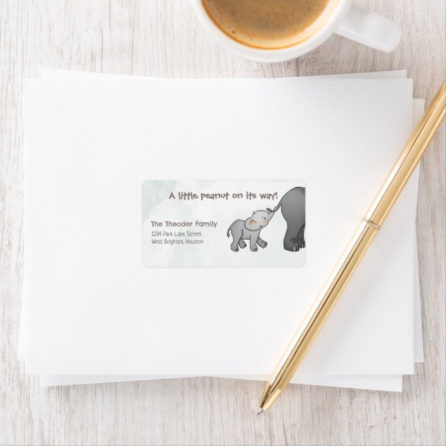 Étiquette  Cute Hand Drawn Elephant Little Peanut On Its Way (En situation)