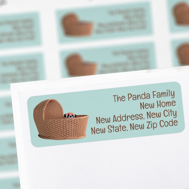 Étiquette Cute Panda Bear Nouveau Accueil Retour Adresse Éti (A cute panda has moved into a new baby basket. Add your new address details to these cute labels)