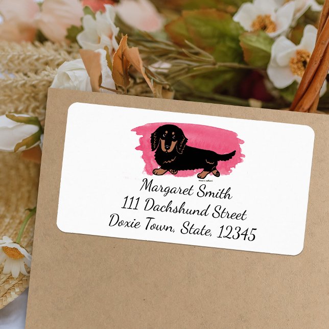 Étiquette Dachshund à poil long noir et feu 1 Aquarelle (Black and Tan Long Haired Dachshund 1 Watercolor Label featuring Walking Dachshund.  Cute Cartoon.)