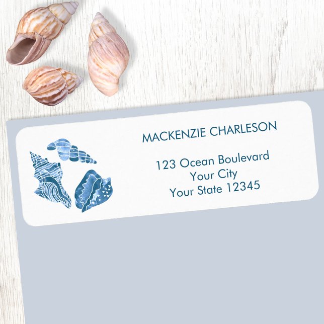 Étiquette d'adresse de retour de coquillages côtie (Sea shells blue and white watercolor beach coastal return address label)