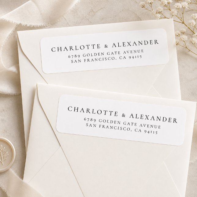 Étiquette d'adresse de retour de mariage élégante  (Modern Elegant Wedding Return Address Label displayed on cream envelopes.)