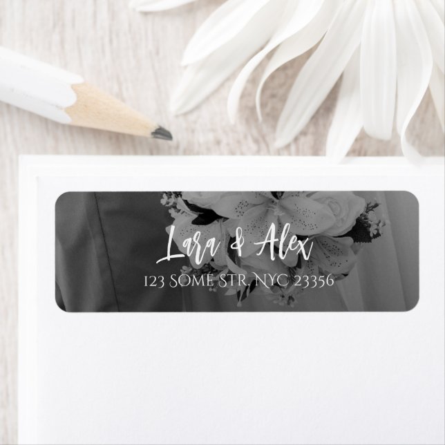 Étiquette d'adresse de retour de mariage noir et b (En situation)
