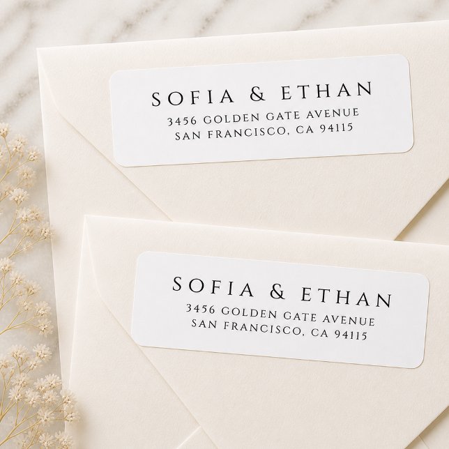 Étiquette d'adresse de retour minimaliste moderne  (Modern Minimalist Return Address Label displayed on cream envelopes.)