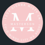 Étiquette d'adresse de retour monogramme rose pers<br><div class="desc">Customisez avec votre Monogram. Étiquette d'adresse de retour circulaire rose et blanc clair. Tout le texte est personnalisable. Veuillez me contacter pour toute question ou demande spéciale.</div>