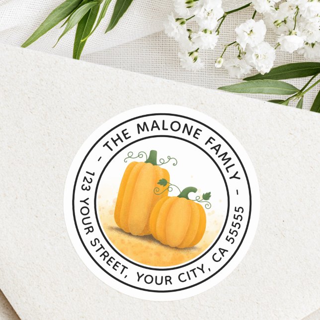 Étiquette d'adresse de retour pour citrouilles de  (Thanksgiving pumpkins fall harvest return address classic round sticker)