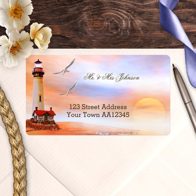 Étiquette de adresse de coucher de soleil phare (Wedding address label with a painting of a lighthouse at sunset)