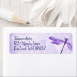 Étiquette de adresse de libellules violettes, Lila<br><div class="desc">Personnalisez votre stationnaire avec une libellule violette fantaisie ! La libellule d'aquarelle numérique sera belle sur vos invitations postées ou toute autre correspondance personnelle. Transférez facilement cette libellule violette à d'autres cartes et cadeaux. Parfait pour les thèmes lilas,  lavande,  prune violet.</div>