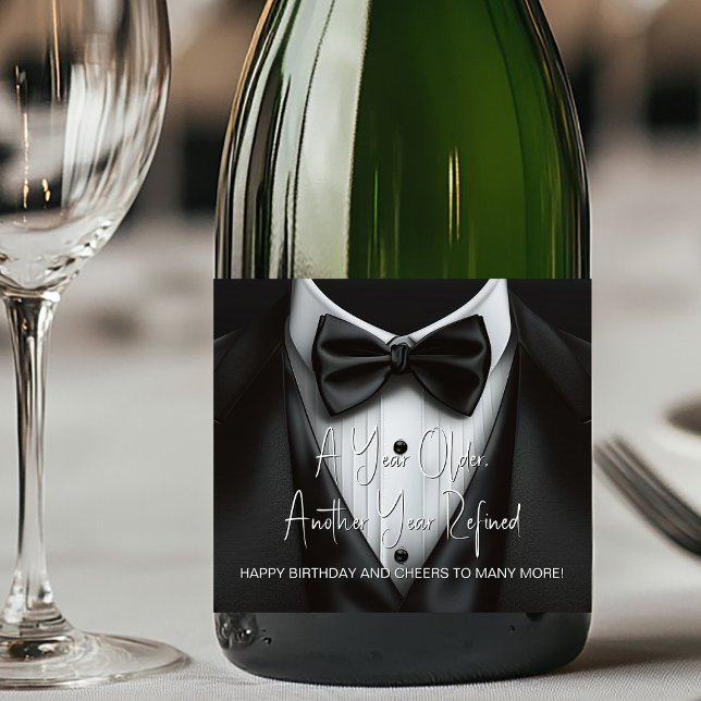 Étiquette de bouteille de champagne pour homme en  (Tuxedo champagne labels. Add your text, logo, photo, etc., to personalize for your event.)