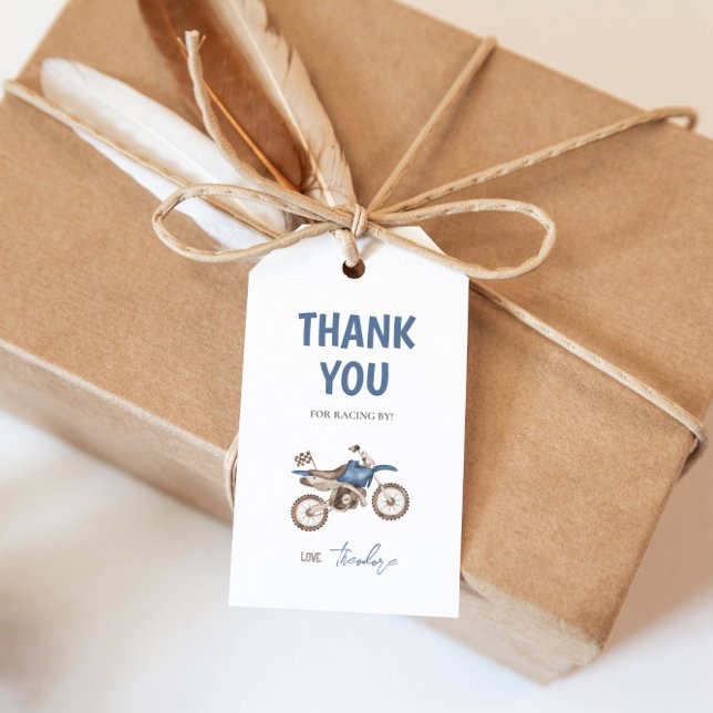 Étiquette de cadeau d'anniversaire de moto tout-te (Créateur téléchargé)