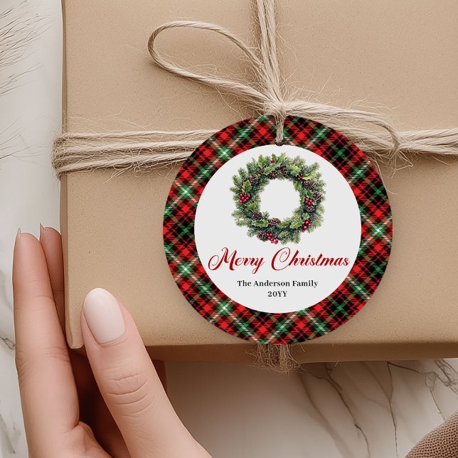 Étiquette de cadeau de Noël personnalisée Couronne (Classic Pine Wreath Christmas Gift Tag Custom)