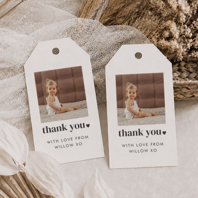 Étiquette de faveur d'anniversaire carré de deux c (Zazzle Two Heart Square Photo 2nd Birthday Favor Gift Tags)