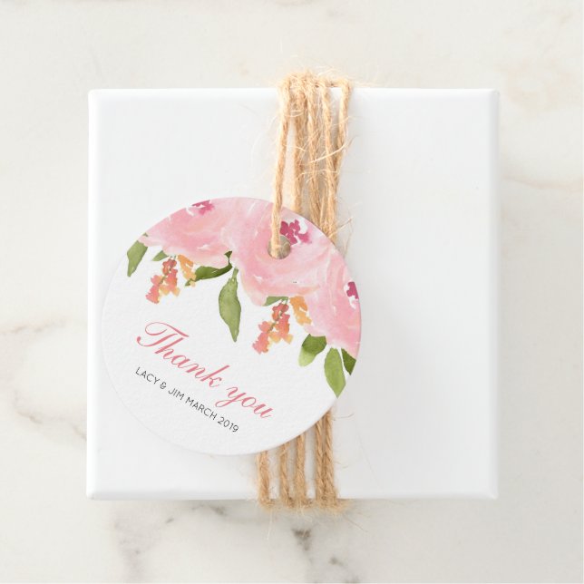 Étiquette de faveur de mariage florale rose printe (En situation)