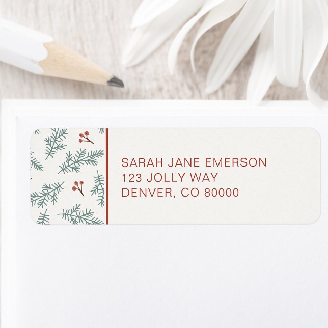 Étiquette de l'adresse de retour des fêtes botaniq (Greenery and Red Berries Botanical Personalized Holiday Return Address Label by Painted Paperie)