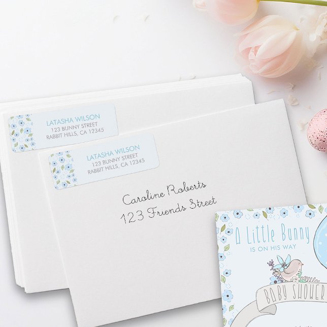 Étiquette de l'adresse de retour des fleurs bleues (Whimsical Blue Flower Address Labels from my Little Bunny & Balloon Baby Shower collection)