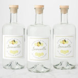 Étiquette de Limoncello fait maison sur mesure<br><div class="desc">Elegant and moderne limoncello bottle label with the text limoncello, homemade with love and your name in chic script calligraphy and moderne typography on a white background with a stylish touch of pretty water color lemon and lemon slices. Simply add your name or business. Exclusively designed for you by Happy...</div>