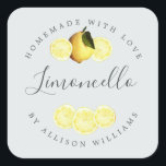 Étiquette de Limoncello sur mesure<br><div class="desc">Élégant et moderne autocollant limoncello étiquette avec le texte limoncello, fait maison avec amour et votre nom en calligraphie script chic et typographie moderne sur un arrière - plan bleu pastel clair avec une touche élégante de jolies tranches de citron et citron. Ajoutez simplement votre nom ou votre entreprise. Conçu...</div>