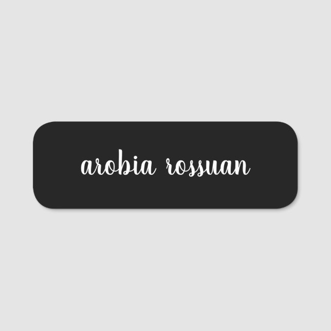 Étiquette de nom à monogramme en script noir | Per (Devant)