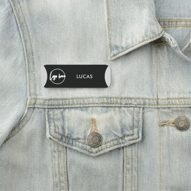 Étiquette de nom de personnel de base de logo d'en (En situation)