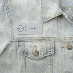 Étiquette de nom d'employé de base avec logo d'ent