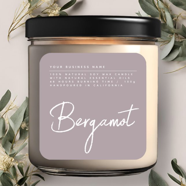 Étiquette de produit de chandelle lilas en script  (Créateur téléchargé)