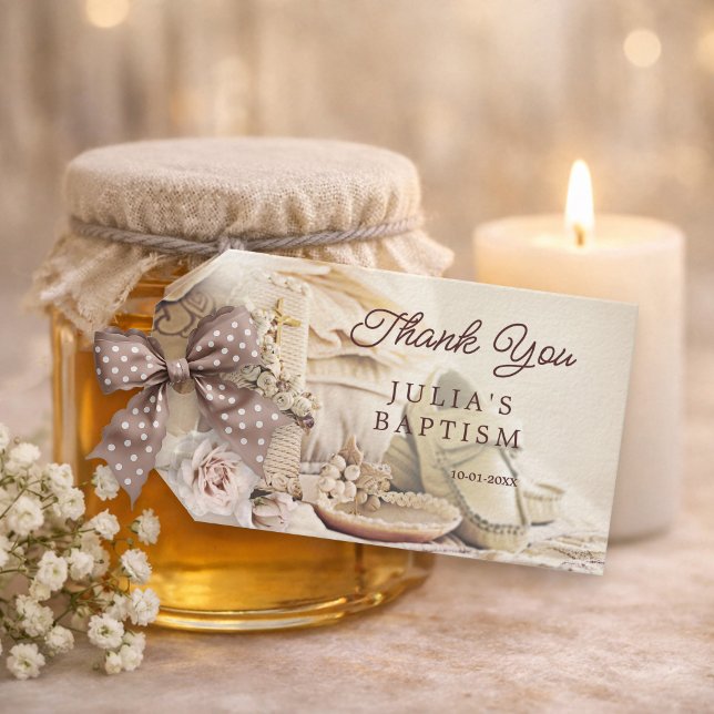 Étiquette de remerciement de baptême élégante (Gift tag featuring a romantic baptism or christening scene in lovely pastel colors with roses)